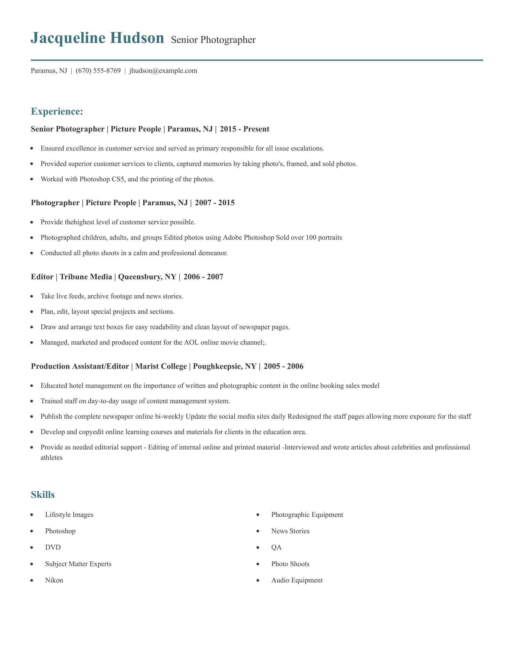 Senior Photographer resume example